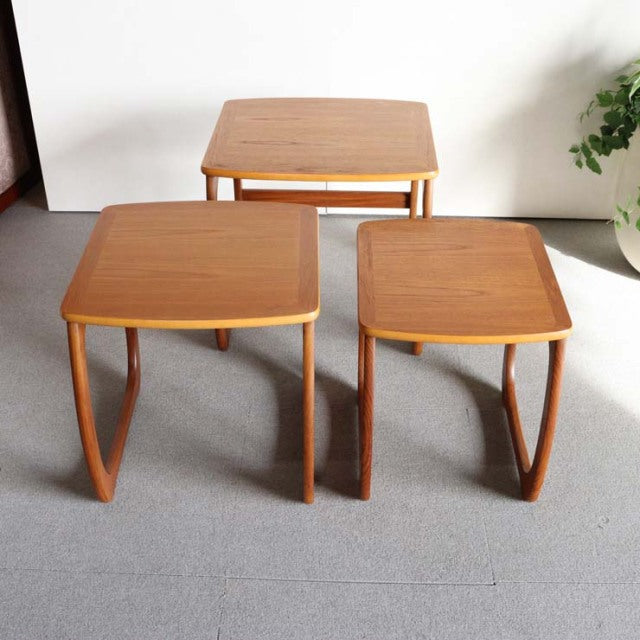 サイコーです、これは。小物ですけど、大物です。　ネイサンのネストテーブル　商品番号25120