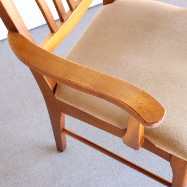 Ｏ様専用　いす。　beige。　ヴィンテージアーム付きダイニングチェア　チーク材　商品番号24023a