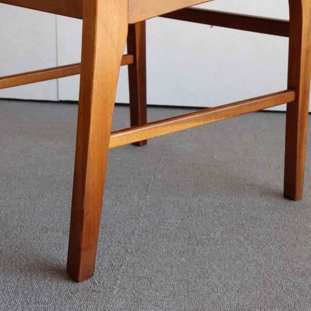 Ｏ様専用　いす。　beige。　ヴィンテージアーム付きダイニングチェア　チーク材　商品番号24023a