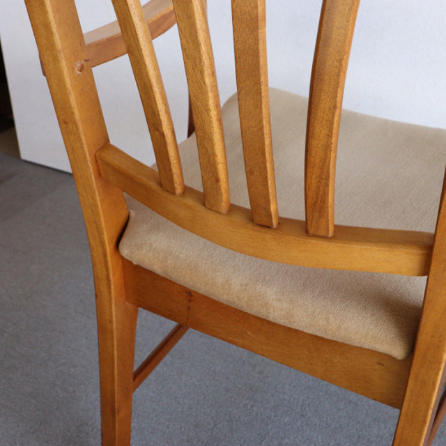 Ｏ様専用　いす。　beige。　ヴィンテージアーム付きダイニングチェア　チーク材　商品番号24023a