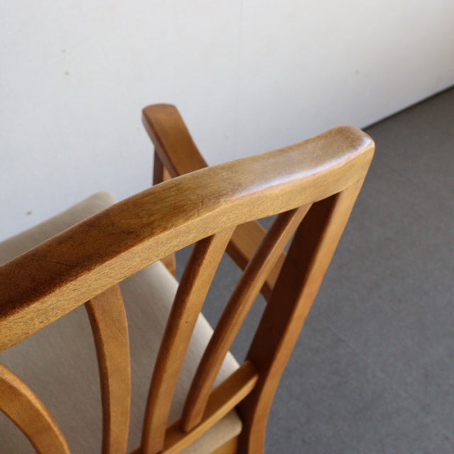 Ｏ様専用　いす。　beige。　ヴィンテージアーム付きダイニングチェア　チーク材　商品番号24023a