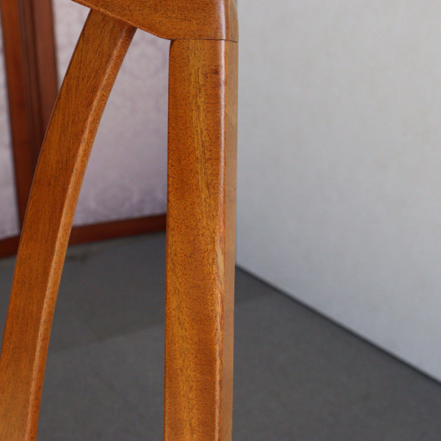 Ｏ様専用　いす。　beige。　ヴィンテージアーム付きダイニングチェア　チーク材　商品番号24023a