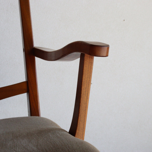 Ｏ様専用　いす。　beige。　ヴィンテージアーム付きダイニングチェア　チーク材　商品番号24023b