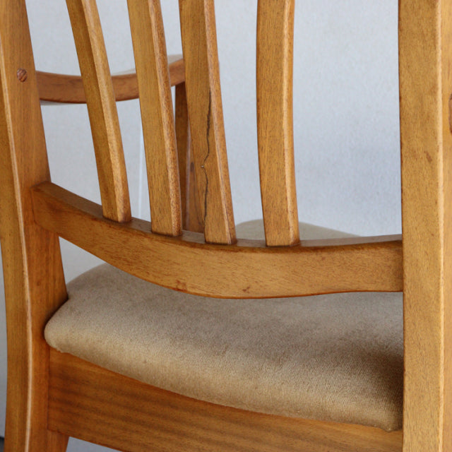 Ｏ様専用　いす。　beige。　ヴィンテージアーム付きダイニングチェア　チーク材　商品番号24023b
