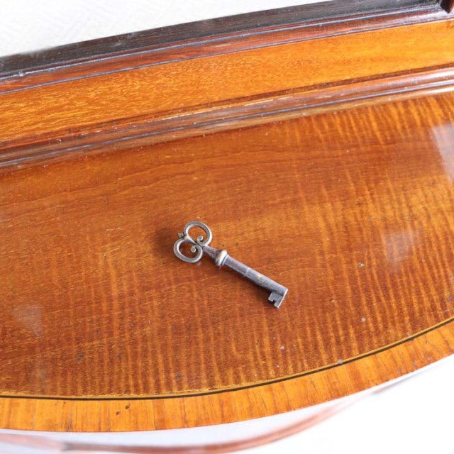 こっちのアンティーク！なぜこの価格か知りたい人はクリック！！　 Edwardian cabinet エドウォーディアンキャビネット 　商品番号24156