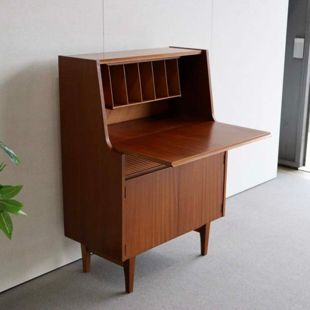 エリオッツオブニューベリーのヴィンテージビュロー・収納