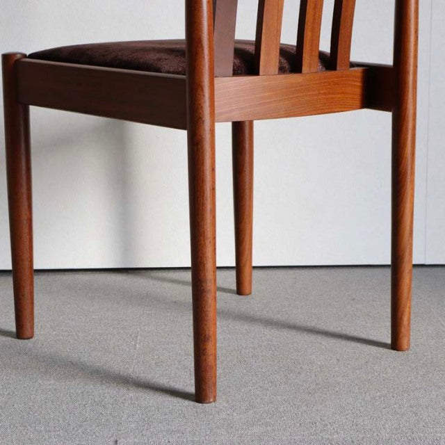 Mid-century vintage teak dining chair by Meredew with slender tapered legs and vertical slat back, British-Danish style.