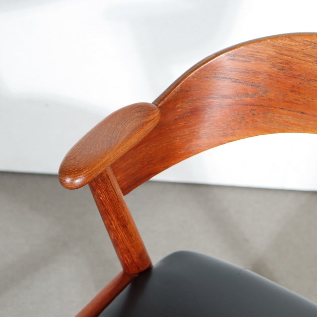 Kai Kristiansen Model-32 ダイニングチェア　ItemCode-SKOV97d | 送料込