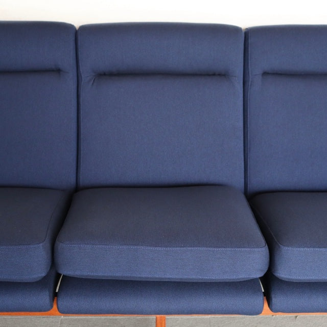 【ダメ人間になりたい方、必見です。ダメ人間製造機１号。】　ヴィンテージ３シーターソファ　座面張替え済み　商品番号26077a