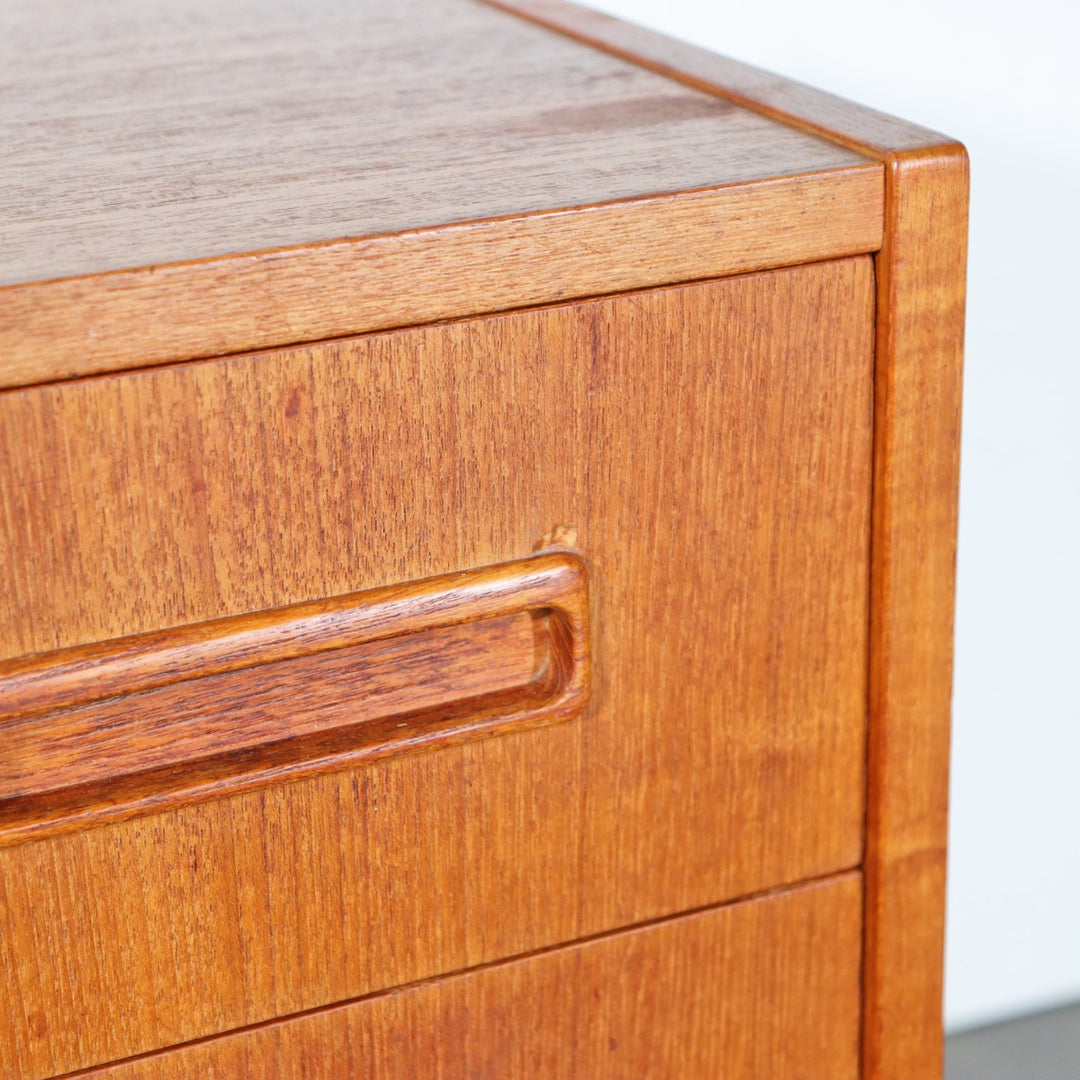 Chest of 4 drawers　ItemCode-SKOV4