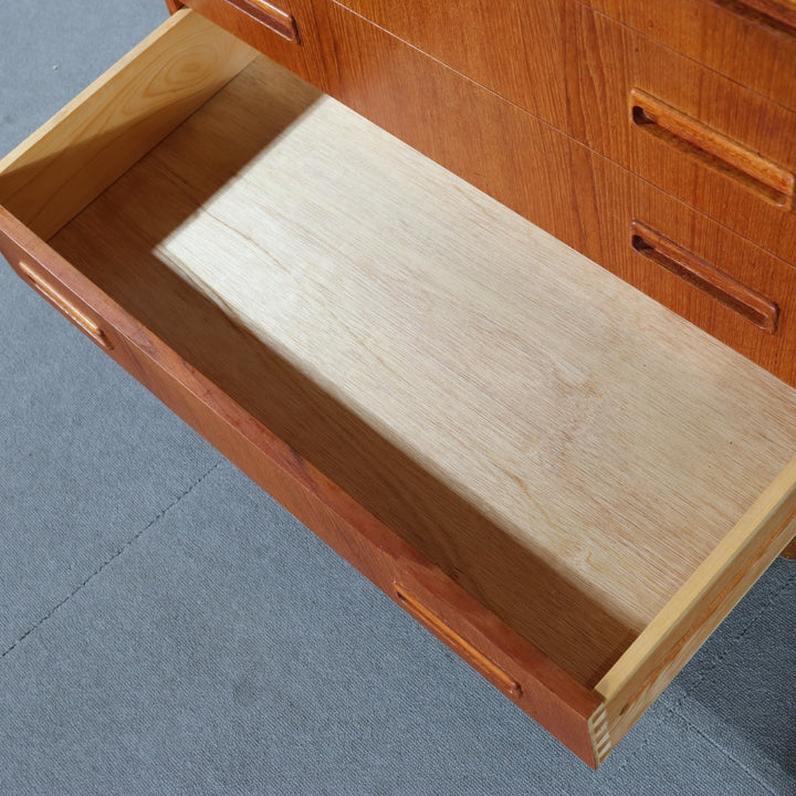 Chest of 4 drawers　ItemCode-SKOV4