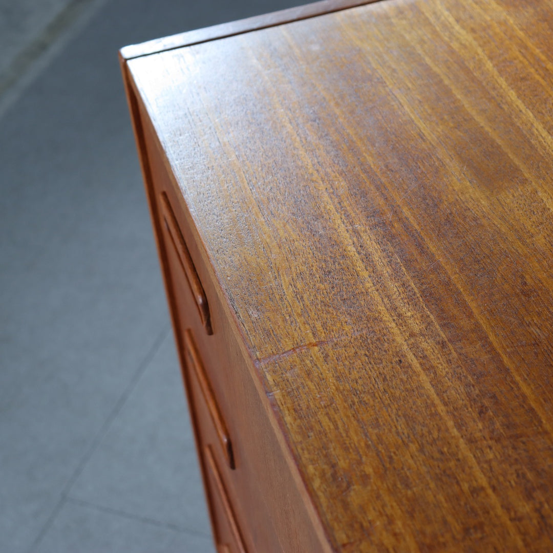 Chest of 4 drawers　ItemCode-SKOV4