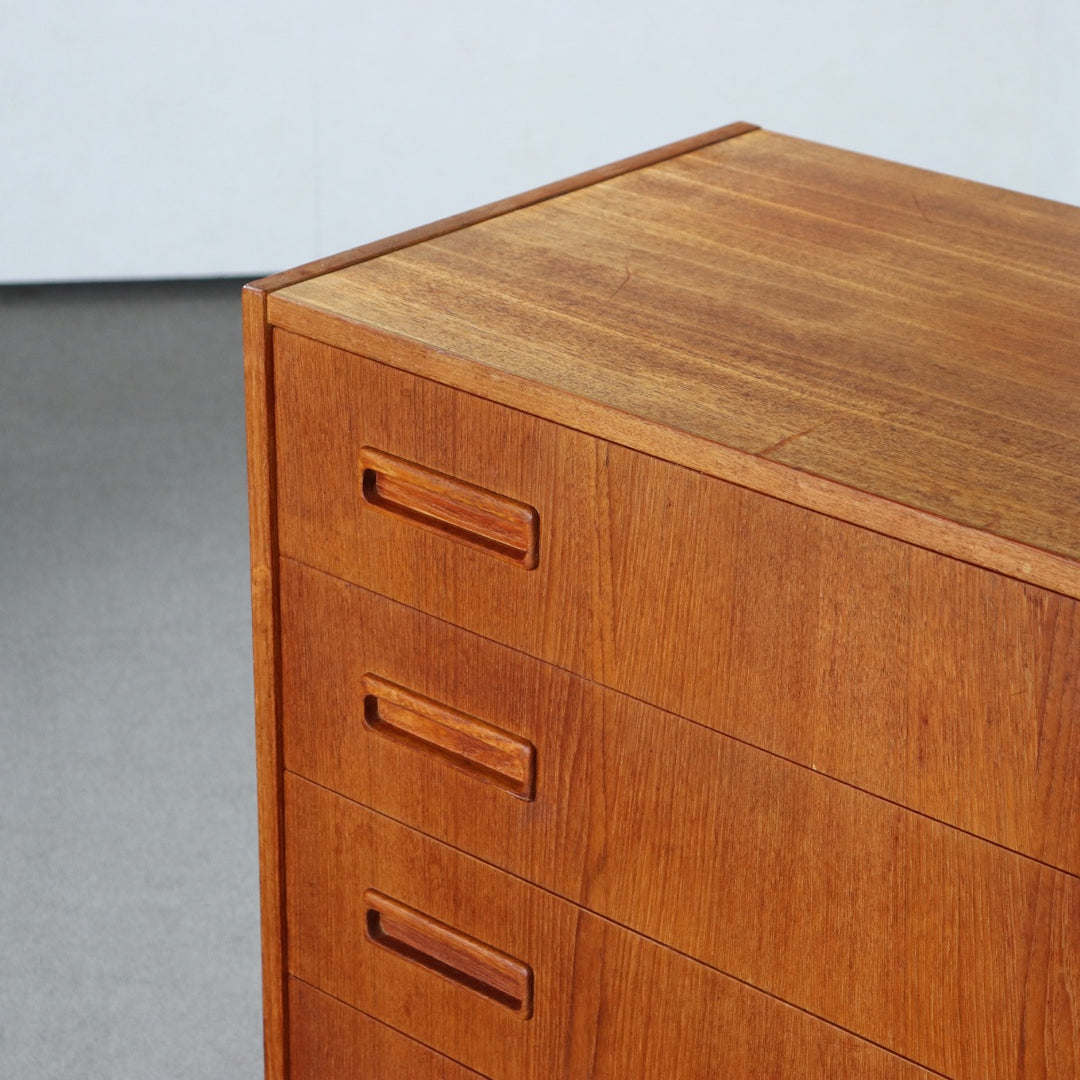 Chest of 4 drawers　ItemCode-SKOV4