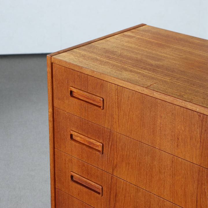 Chest of 4 drawers　ItemCode-SKOV4