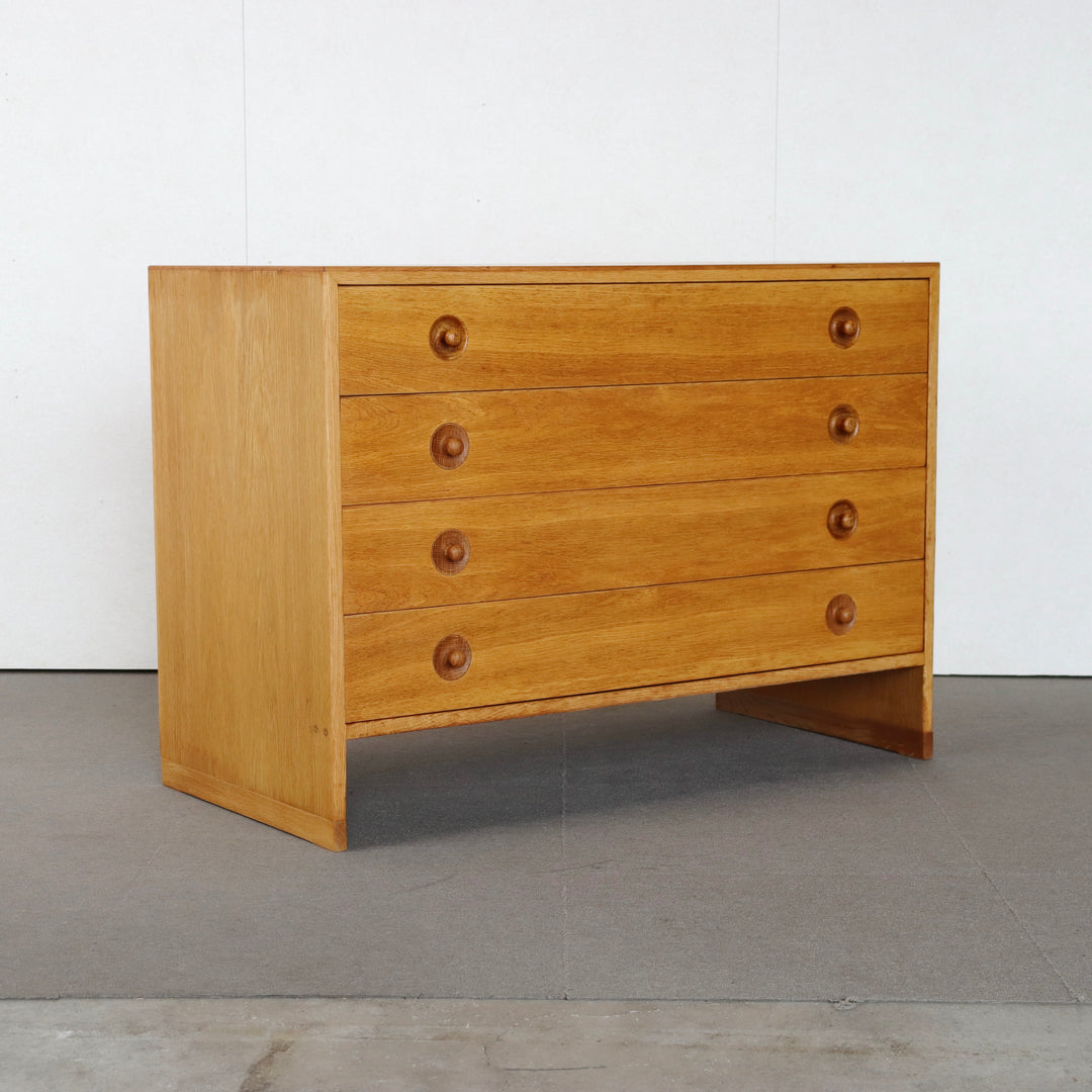 Hans J. Wegner RYモブラー 4段チェスト