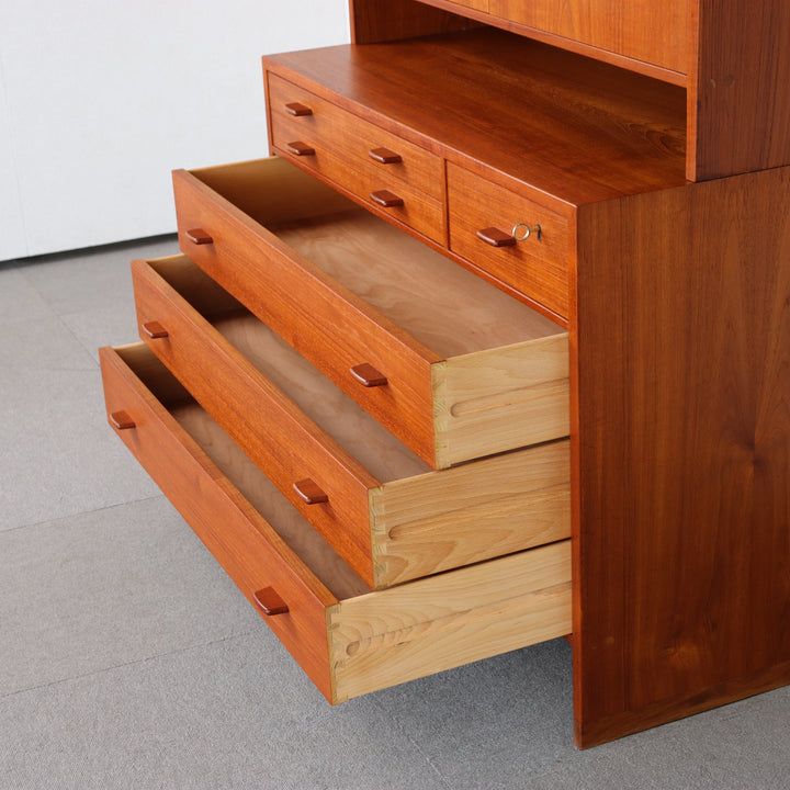 Hans J. Wegner RYモブラー キャビネット