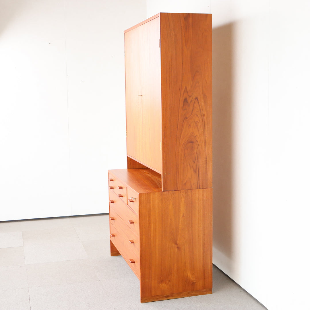 Hans J. Wegner RYモブラー キャビネット