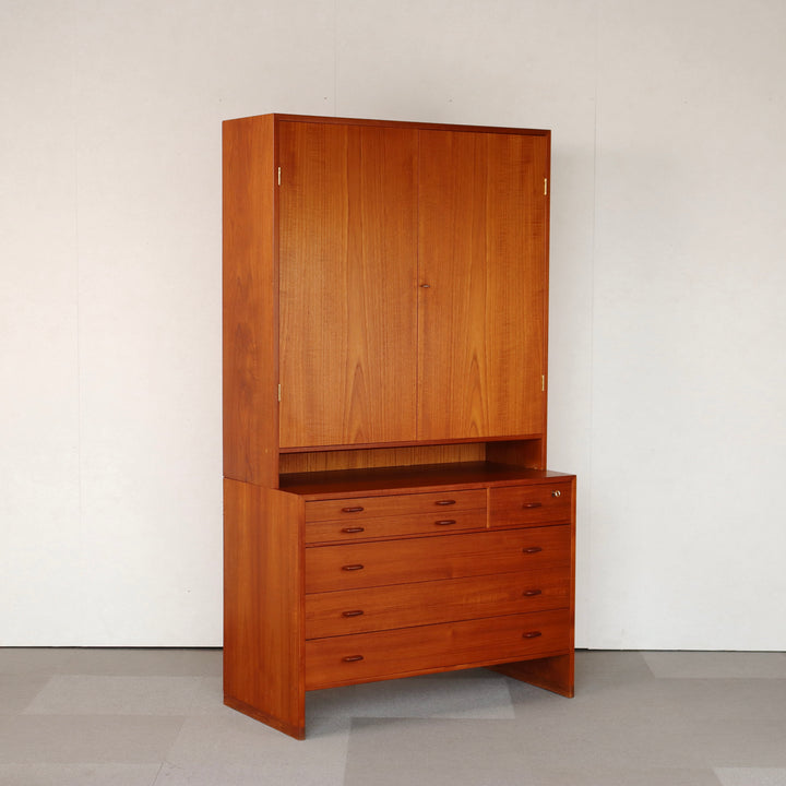 Hans J. Wegner RYモブラー キャビネット