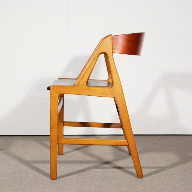 ダイニングチェア by Henning Kjaernulf model72　ItemCode-SKOV128b
