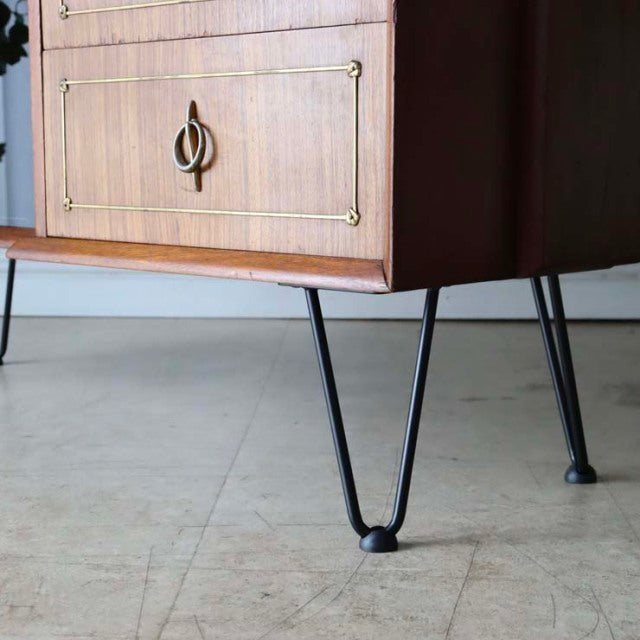Mid-century teak room divider with British-Denmark vintage design, featuring iron hairpin legs and detailed wood grain.
