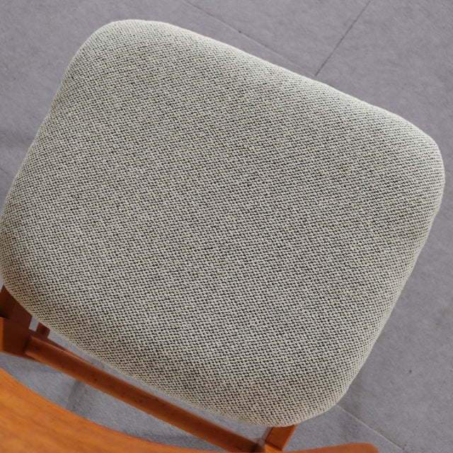 お持ち帰り専用！　【送料込み】　2脚目以降割引あり　【経年劣化？はぁ？失礼ね、経年美化って言ってくれる？と語るヴィンテージダイニングチェア】　チーク材　座面張替え済み　商品番号29088b