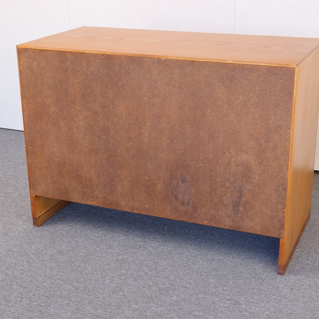 Hans J. Wegner RYモブラー キャビネット