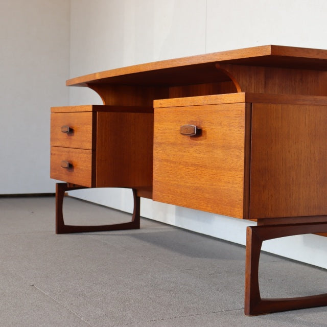 Ａサマ専用！【何その脚！天板！笑】　ジープランG-PLAN　クワドリール　ヴィンテージデスク　チーク材　商品番号29061