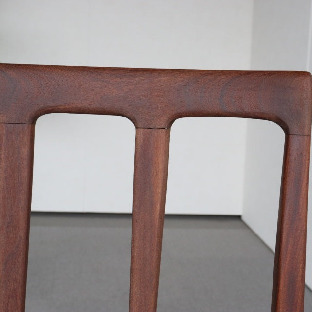 Mid-century teak dining chair backrest with smooth grain and British-Scandinavian vintage design from Younger Fonseca series.