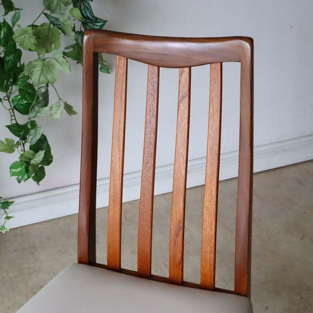 Vintage mid-century teak dining chair from British G-Plan Fresco series with vertical slatted backrest and ivory upholstered .