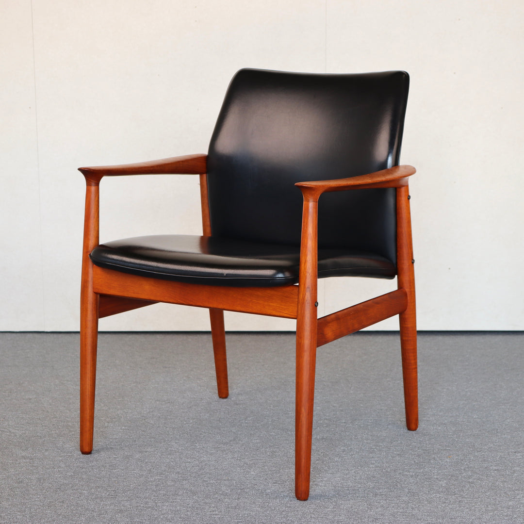 Glostrup Mobelfabrik北欧ヴィンテージ アームチェア | ItemCode-JORD22 | 送料込 |