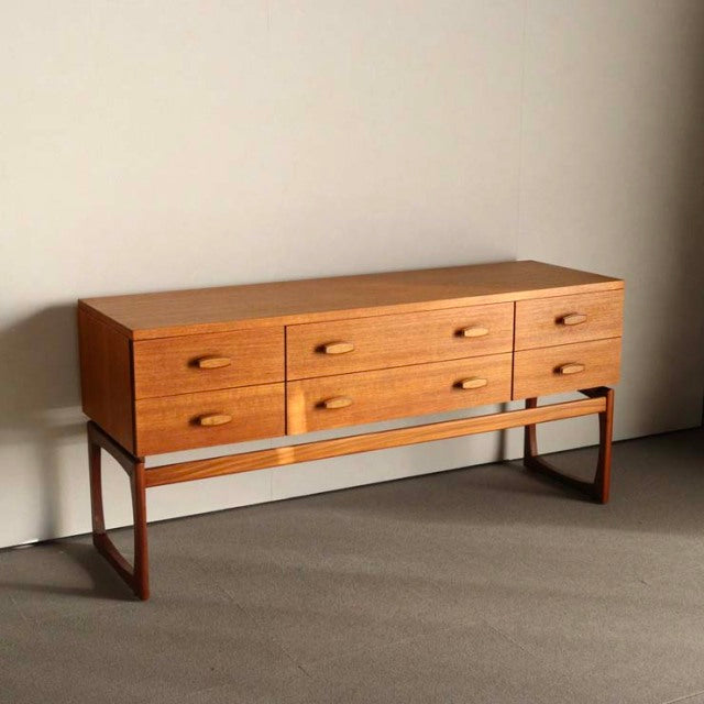 ジープランGplanサイドボード   えぇっと、実はあなた宙に浮いてませんか？？　ItemCode-24157