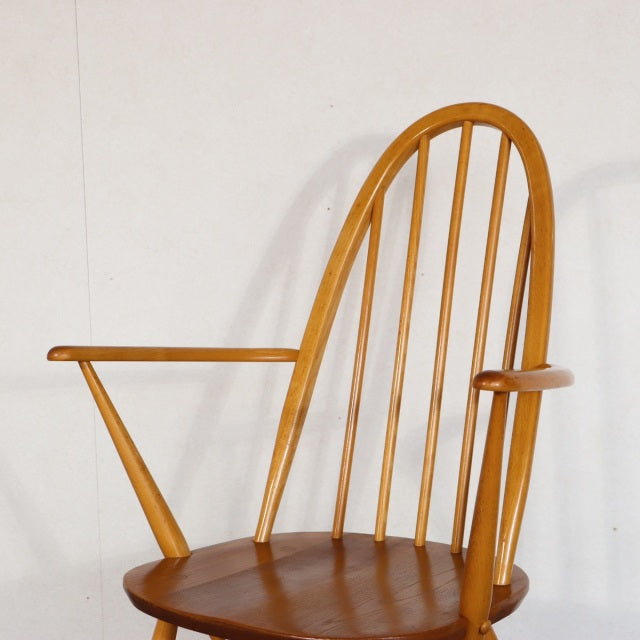 【ハグ待ちしている椅子】　アーコールERCOL アームチェア　商品番号29082a