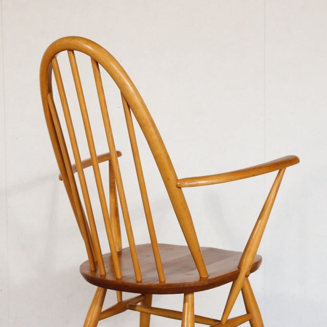 【ハグ待ちしている椅子】　アーコールERCOL アームチェア　商品番号29082a