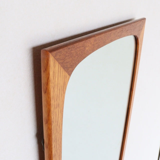 鏡。　台形。　デンマーク製ヴィンテージミラー　商品番号24160