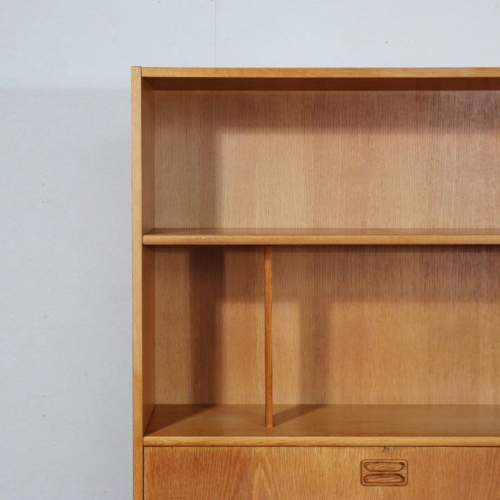 【comingsoon!】　Cabinet with bookcase　ItemCode-SKOV27b