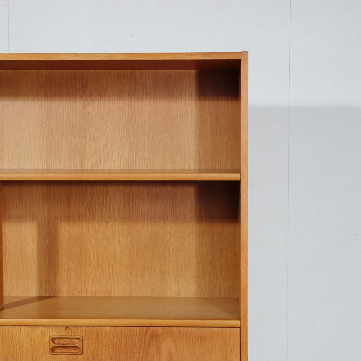 【comingsoon!】　Cabinet with bookcase　ItemCode-SKOV27b