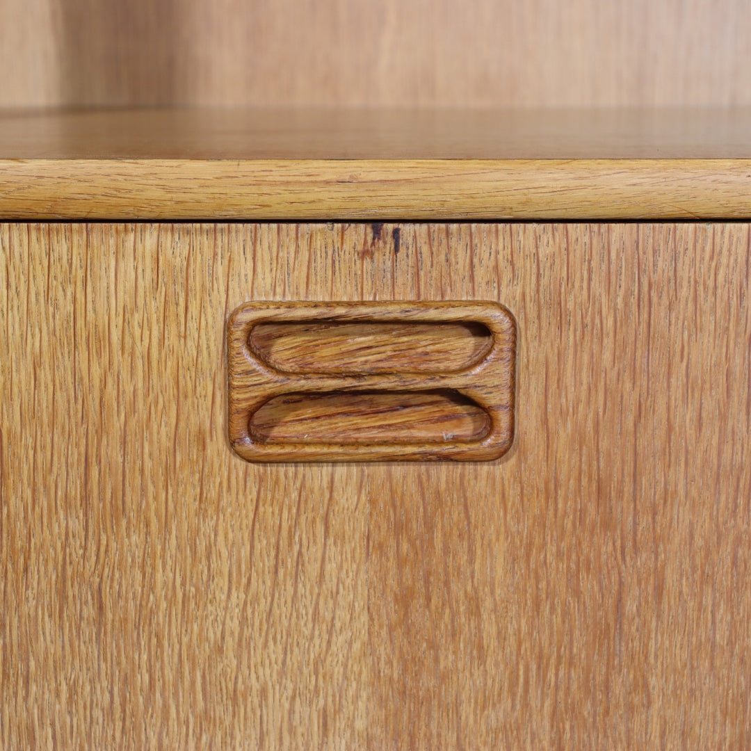【comingsoon!】　Cabinet with bookcase　ItemCode-SKOV27b