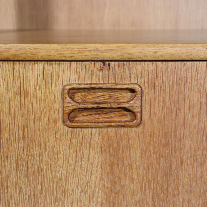 【comingsoon!】　Cabinet with bookcase　ItemCode-SKOV27b