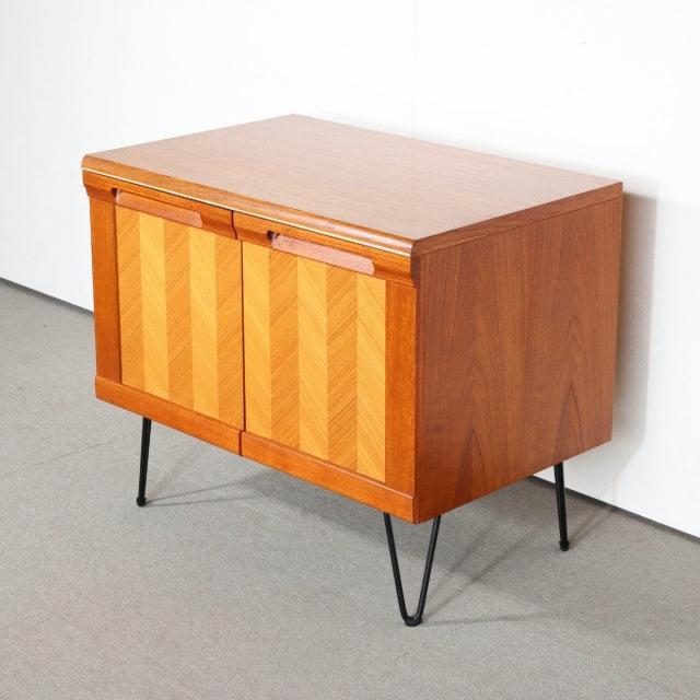 G PLAN HERRINGBONE CABINET     　商品番号29048a