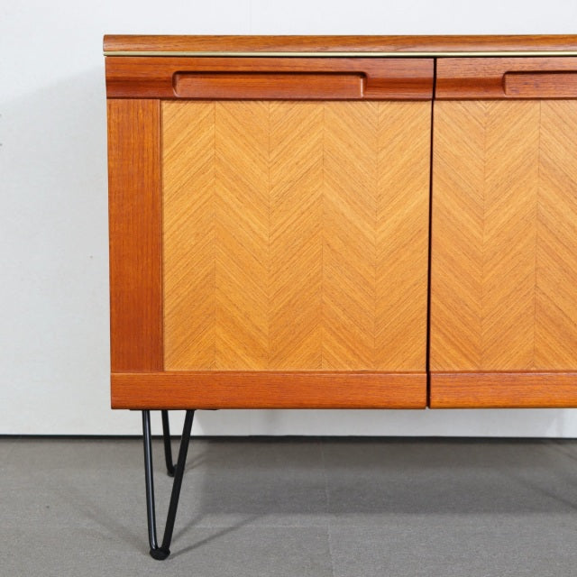 G PLAN HERRINGBONE CABINET     　商品番号29048a