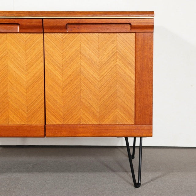 G PLAN HERRINGBONE CABINET     　商品番号29048a