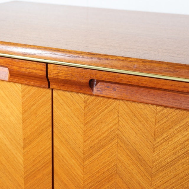 G PLAN HERRINGBONE CABINET     　商品番号29048a