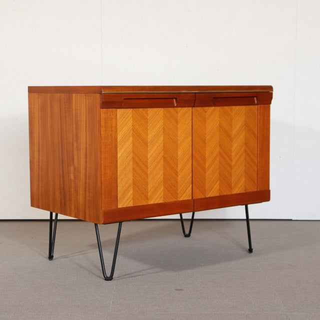 G PLAN HERRINGBONE CABINET     　商品番号29048a