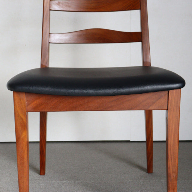 いす。　くろ。　G-planジープラン・ダイニングチェア 商品番号【122093b】