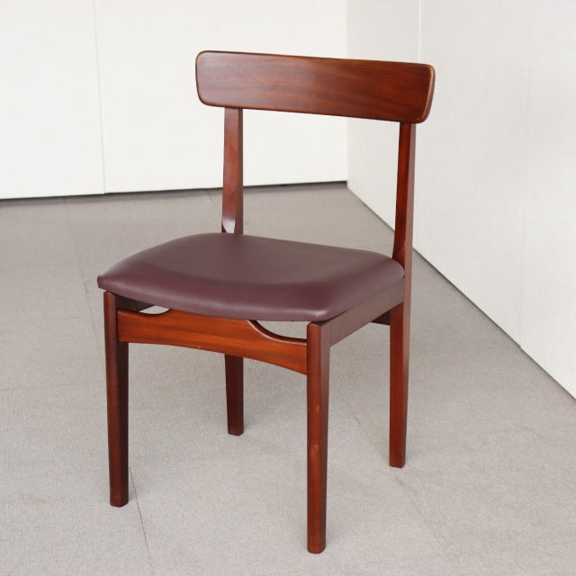 Vintage mid-century teak dining chair by YOUNGER with curved backrest and brown leather seat, British-Denmark design.