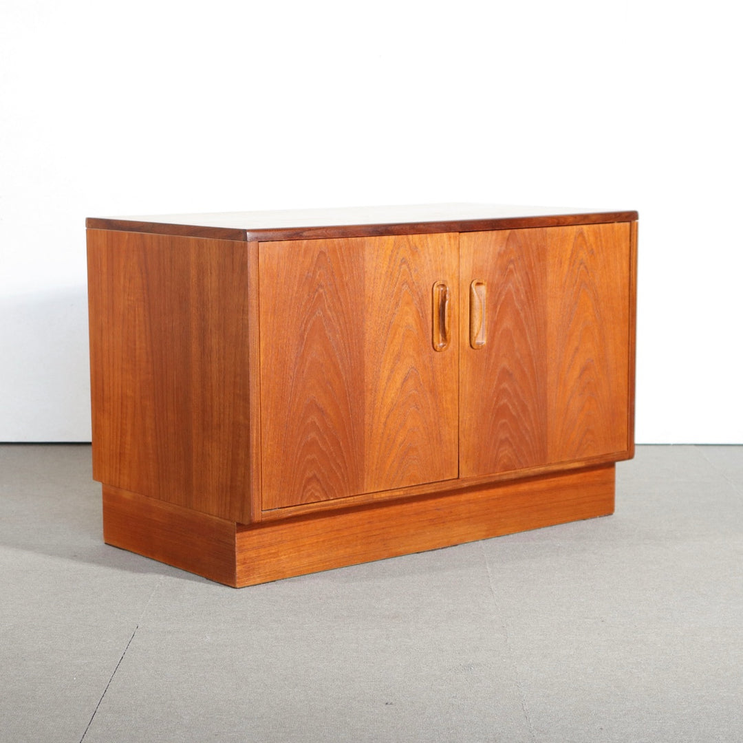 【comingsoon!】　G PLAN 2 DOOR CUPBOARD　ItemCode-WOLD50c