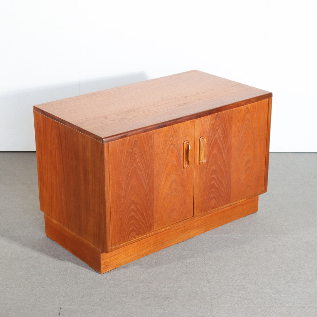 【comingsoon!】　G PLAN 2 DOOR CUPBOARD　ItemCode-WOLD50c
