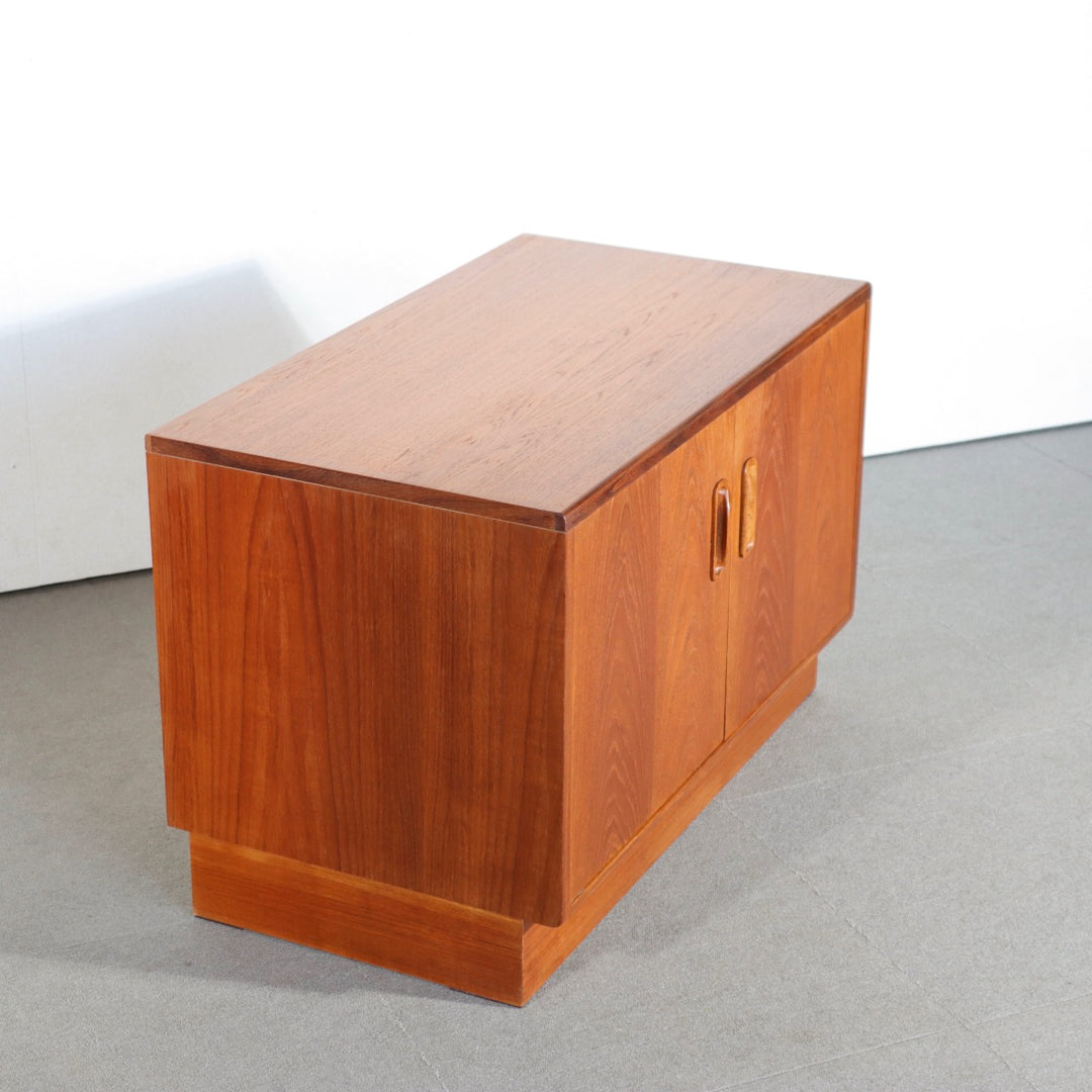 【comingsoon!】　G PLAN 2 DOOR CUPBOARD　ItemCode-WOLD50c