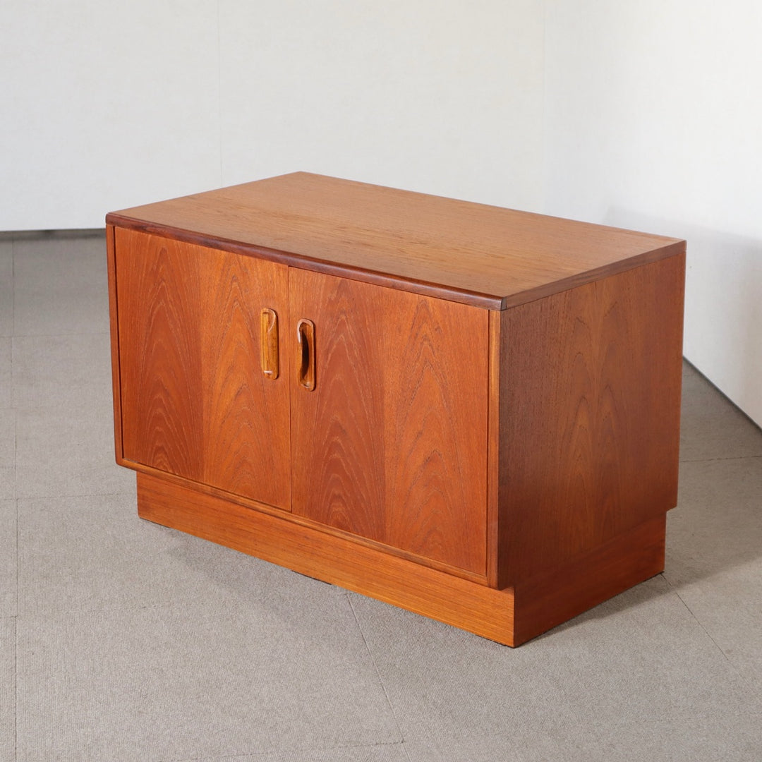 【comingsoon!】　G PLAN 2 DOOR CUPBOARD　ItemCode-WOLD50c