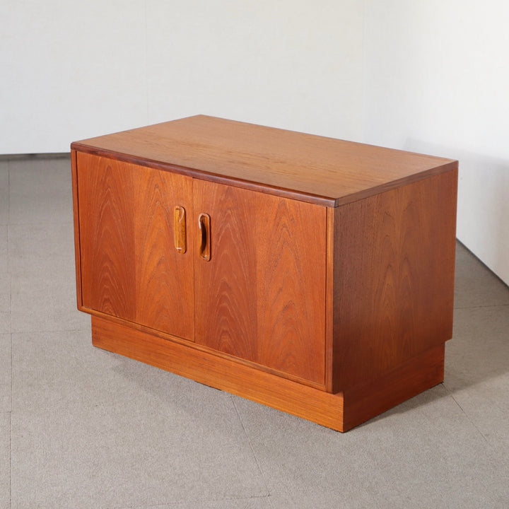 【comingsoon!】　G PLAN 2 DOOR CUPBOARD　ItemCode-WOLD50c